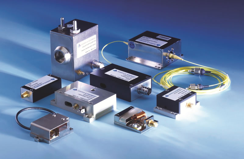 声光器件与电光器件:声光调制器、声光偏转器、声光滤波器、声光移频器、Q开关与Q驱动等