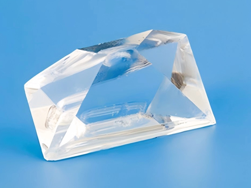 CLBO晶体：紫外激光技术突破的核心引擎