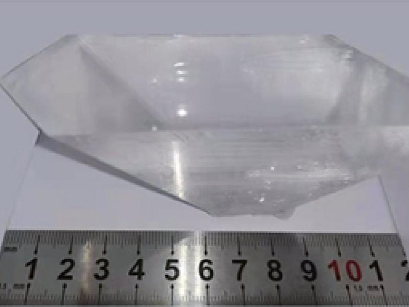 CLBO晶体生长及性能研究