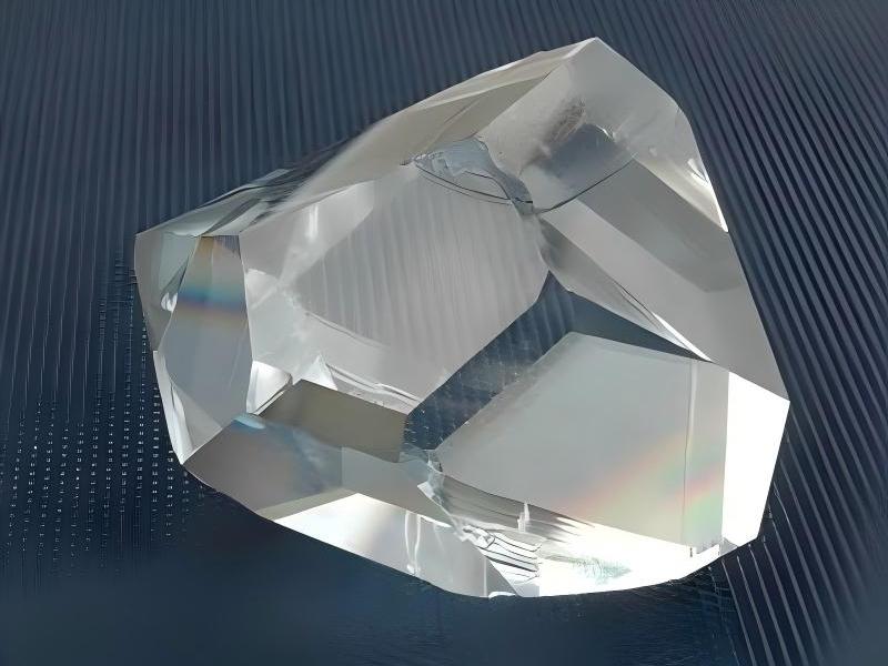 LBO晶体对长腔Nd∶GYAP激光器~1μm